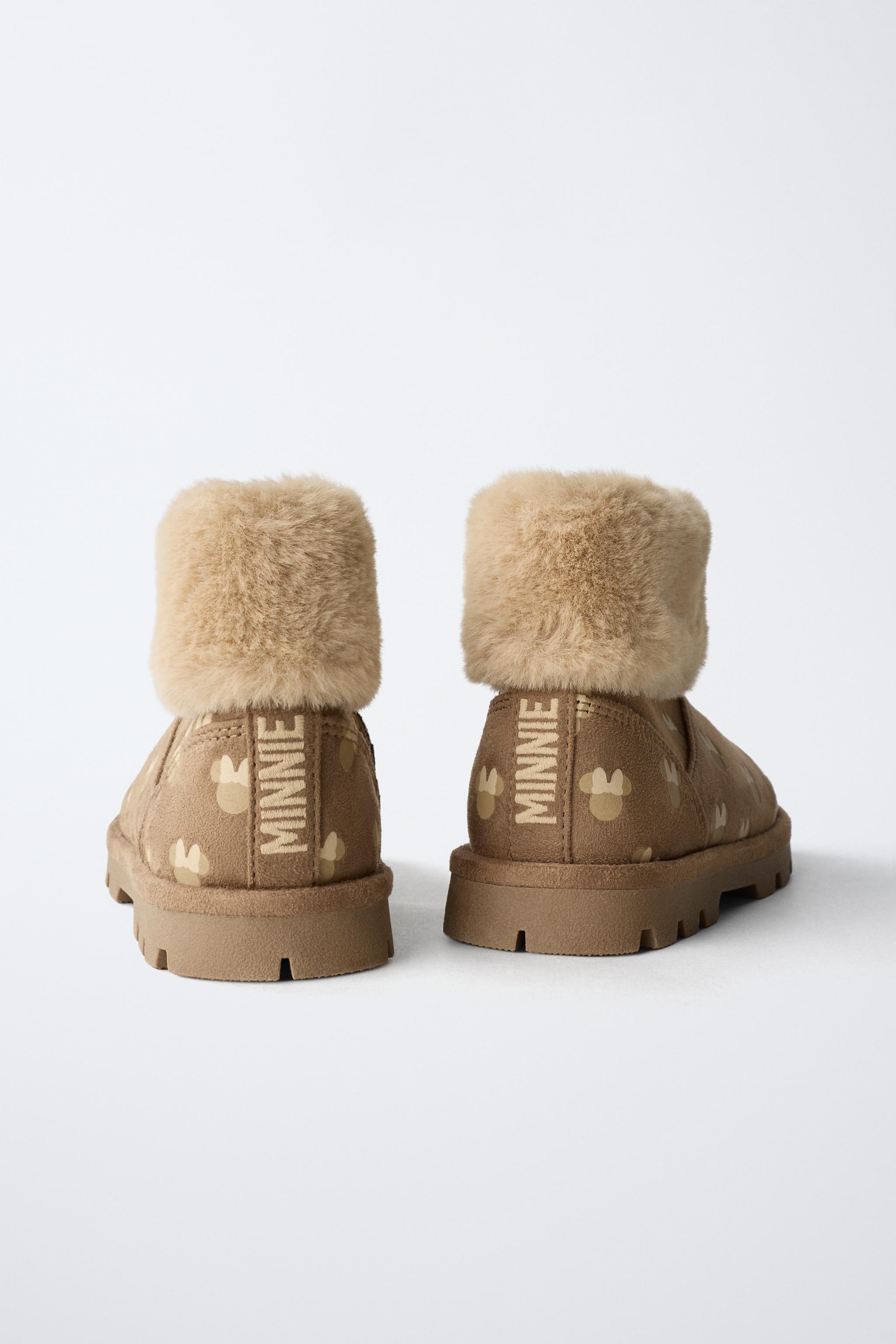 MINNIE MOUSE © DISNEY FUR BOOTS